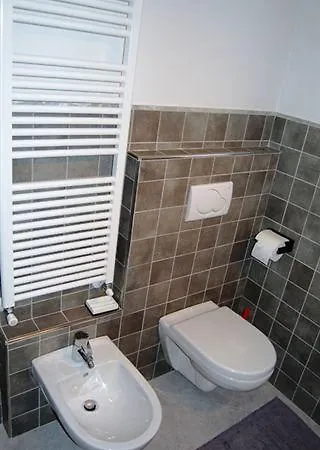 Montemezzo Apartment *